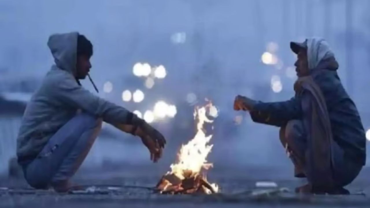 শুক্ৰবাৰ আৰু শনিবাৰৰ দিনটোত তাপমাত্ৰা হ্ৰাস পাব আৰু অত্যাধিক ঠাণ্ডা পৰিব, লগতে উত্তৰ-পূব ঘন কুঁৱলীৰে আৱৰি থাকিব।