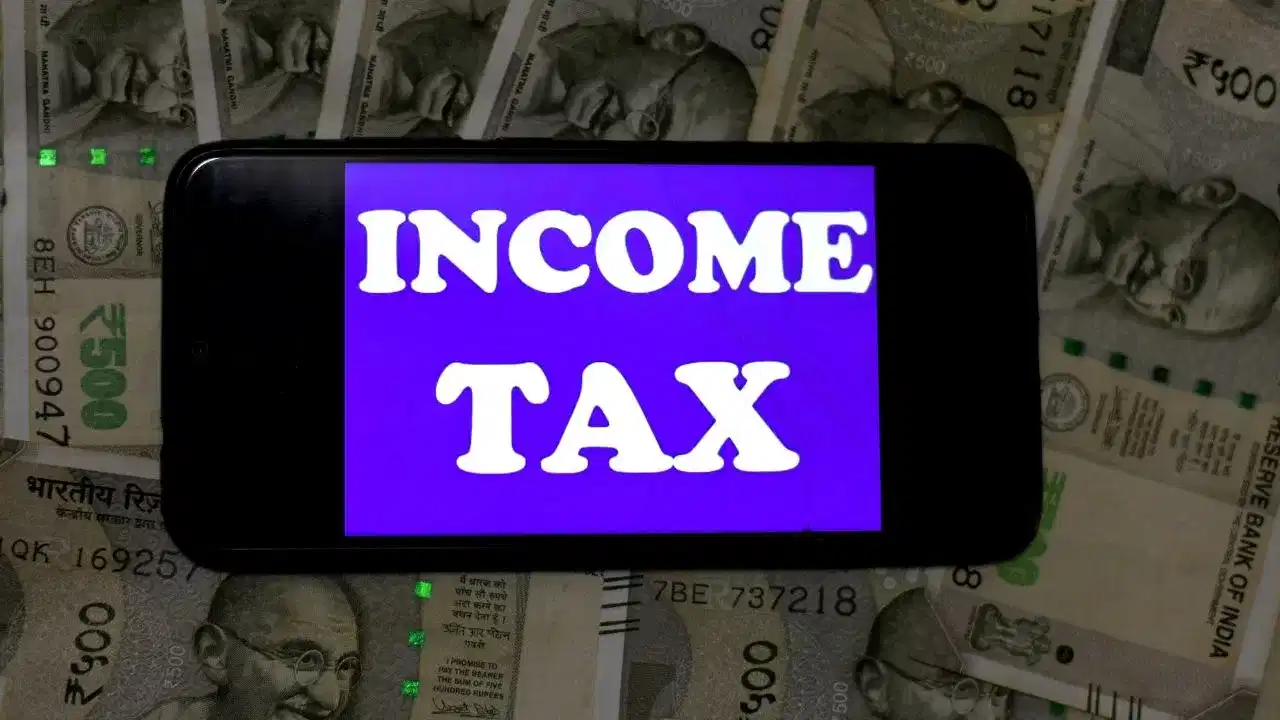 Income Tax: বাজেটত হব ডাঙৰ পৰিৱৰ্তন, চৰকাৰে সম্পূৰ্ণৰূপে আঁতৰাব নেকি পুৰণি কৰ ব্যৱস্থা?