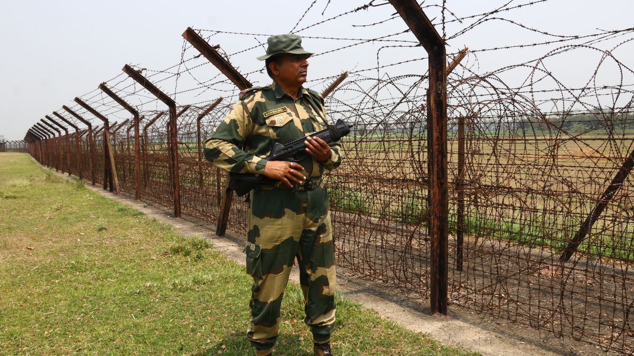 ভাৰত-বাংলাদেশ সীমান্তত ওখ শস্যৰ খেতিয়ে মাতিছে বিপদ; এনে শস্যৰ খেতি বন্ধ কৰাৰ আহ্বান বিএছএফৰ