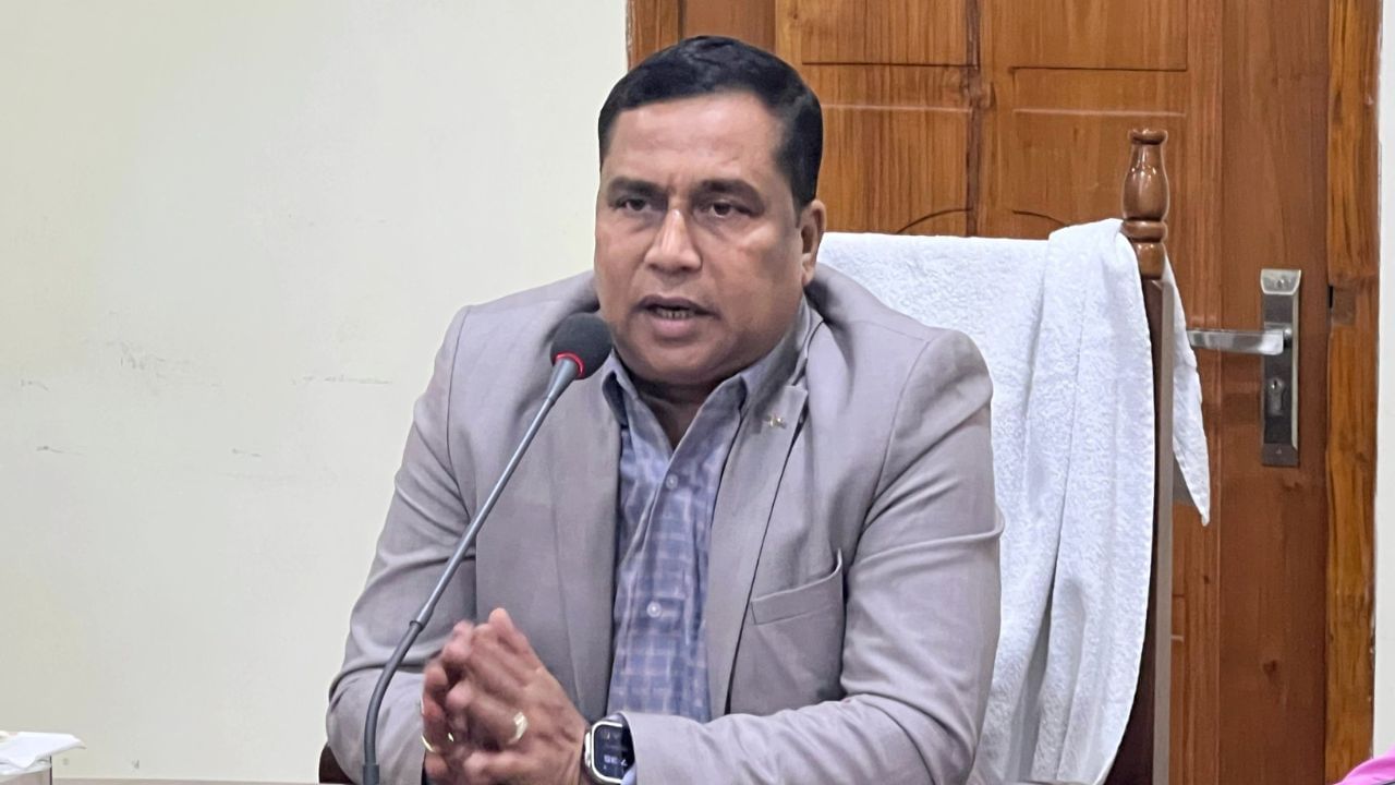 আদালতৰ নিষেধাজ্ঞা উলংঘা ! আইনী প্ৰক্ৰিয়াৰ সন্মুখীন হ’ব নেকি মন্ত্ৰী জয়ন্ত মল্ল বৰুৱা ? আদালতৰ নিষেধাজ্ঞা উলংঘা ! আইনী প্ৰক্ৰিয়াৰ সন্মুখীন হ’ব নেকি মন্ত্ৰী জয়ন্ত মল্ল বৰুৱা ?