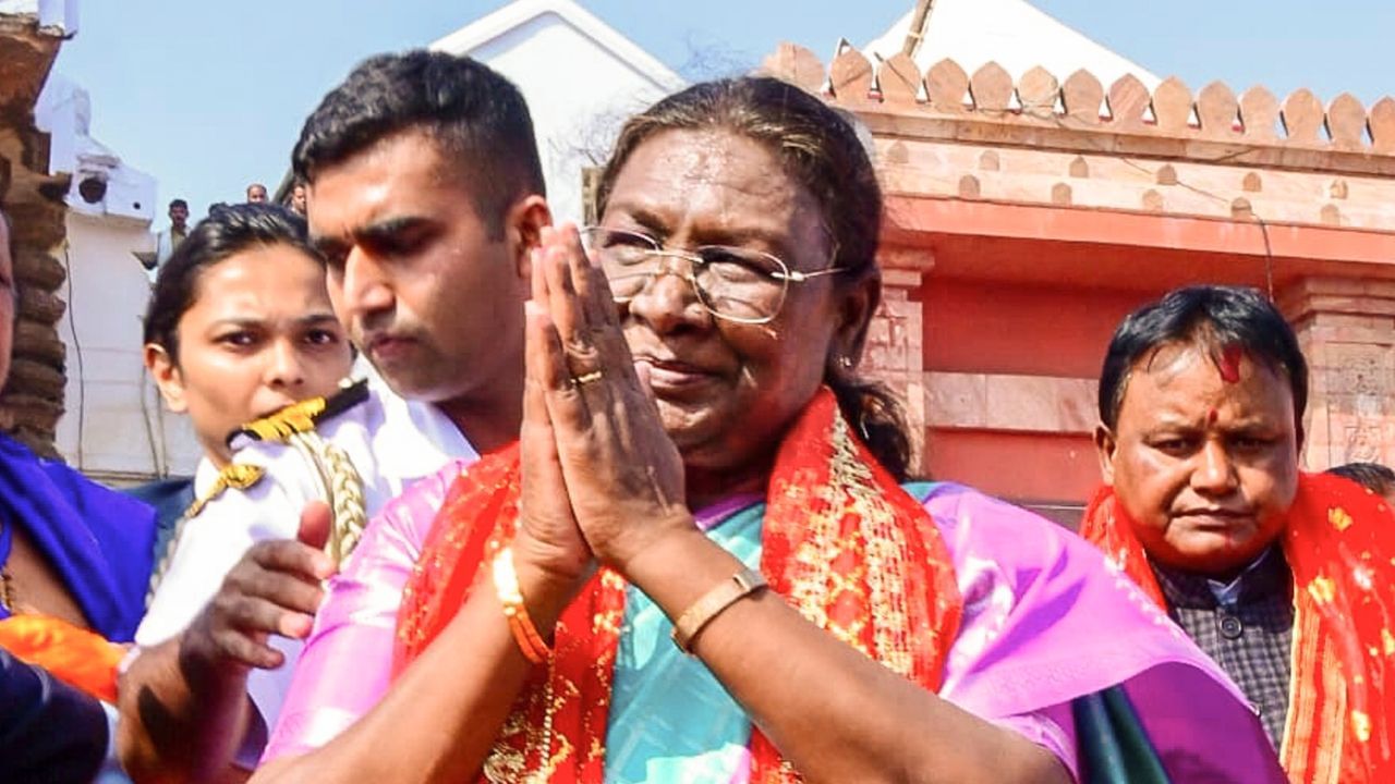 তেওঁ লগতে কয় যে, 'সাক্ষাতৰ জৰিয়তে তেখেতৰ মূল্যৱান সময় আৰু দিক-নিৰ্দেশনাৰ বাবে আমি ধন্য৷' গতিকে এপ্ৰিল মাহত অসম ভ্ৰমণ কৰাৰ সম্ভাৱনা আছে দেশৰ ৰাষ্ট্ৰপতি দৌপদী মুৰ্মুৱে ।