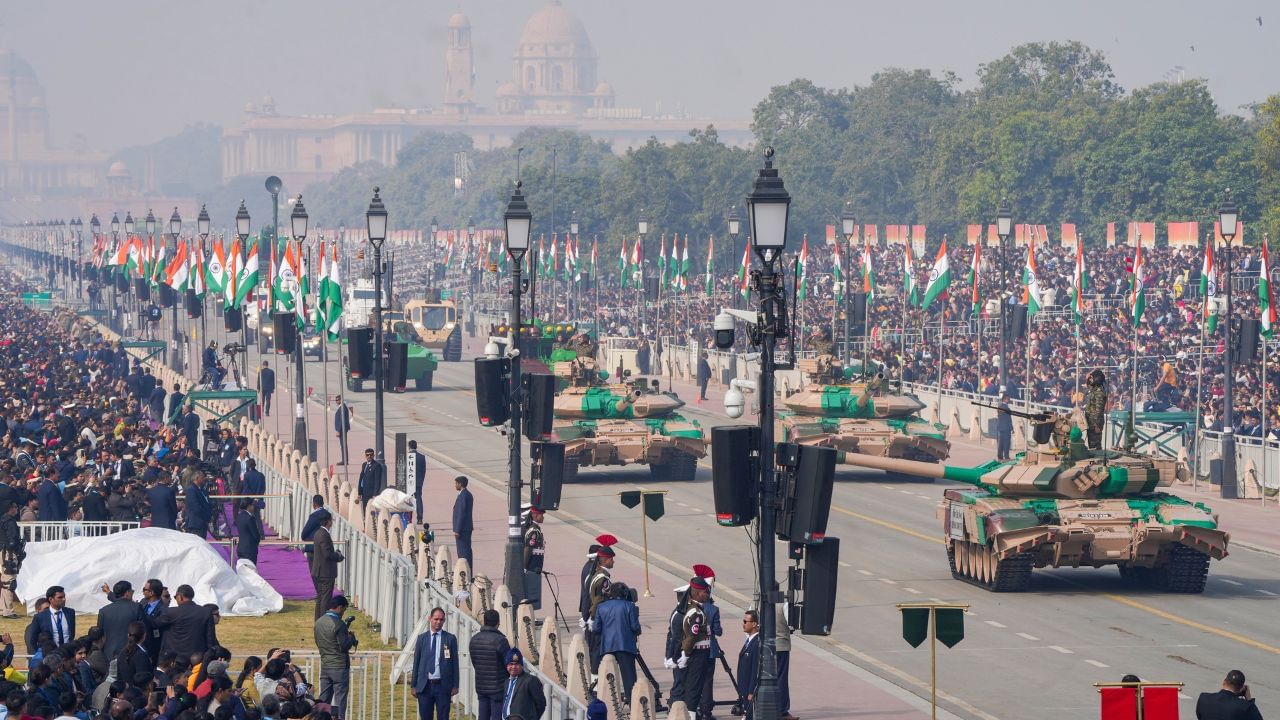 76th Republic Day Parade : দিল্লীৰ গণৰাজ্য দিৱসৰ পেৰেডলৈ বিশেষভাৱে আমন্ত্ৰিত কৃষক, উদ্যোগীকে ধৰি অসমৰ ১৩৫ জন… 76th Republic Day Parade : দিল্লীৰ গণৰাজ্য দিৱসৰ পেৰেডলৈ বিশেষভাৱে আমন্ত্ৰিত কৃষক, উদ্যোগীকে ধৰি অসমৰ ১৩৫ জন…