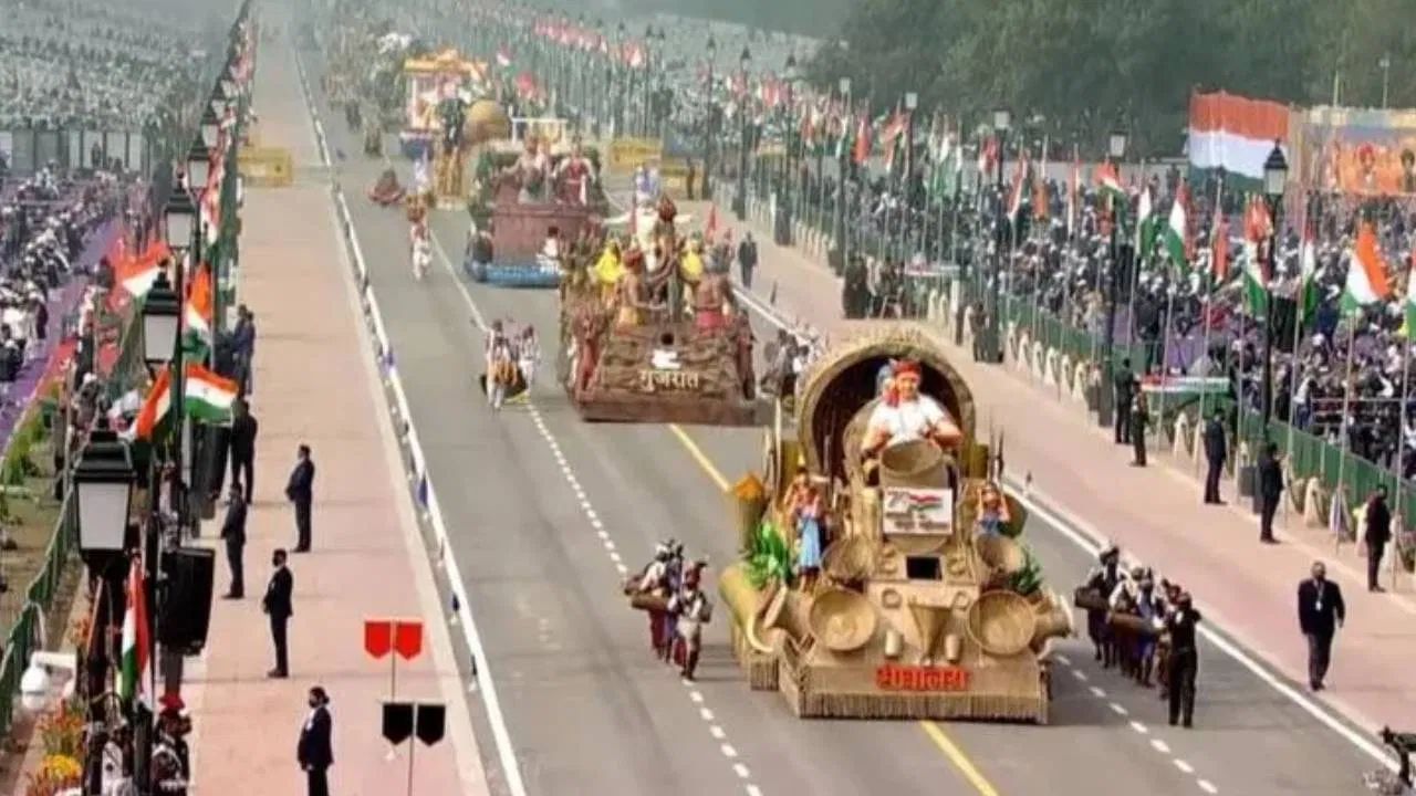 গণৰাজ্য দিৱসৰ পেৰেডৰ প্ৰতীকপট কিদৰে নিৰ্বাচন কৰা হয় জানেনে? গণৰাজ্য দিৱসৰ পেৰেডৰ প্ৰতীকপট কিদৰে নিৰ্বাচন কৰা হয় জানেনে?