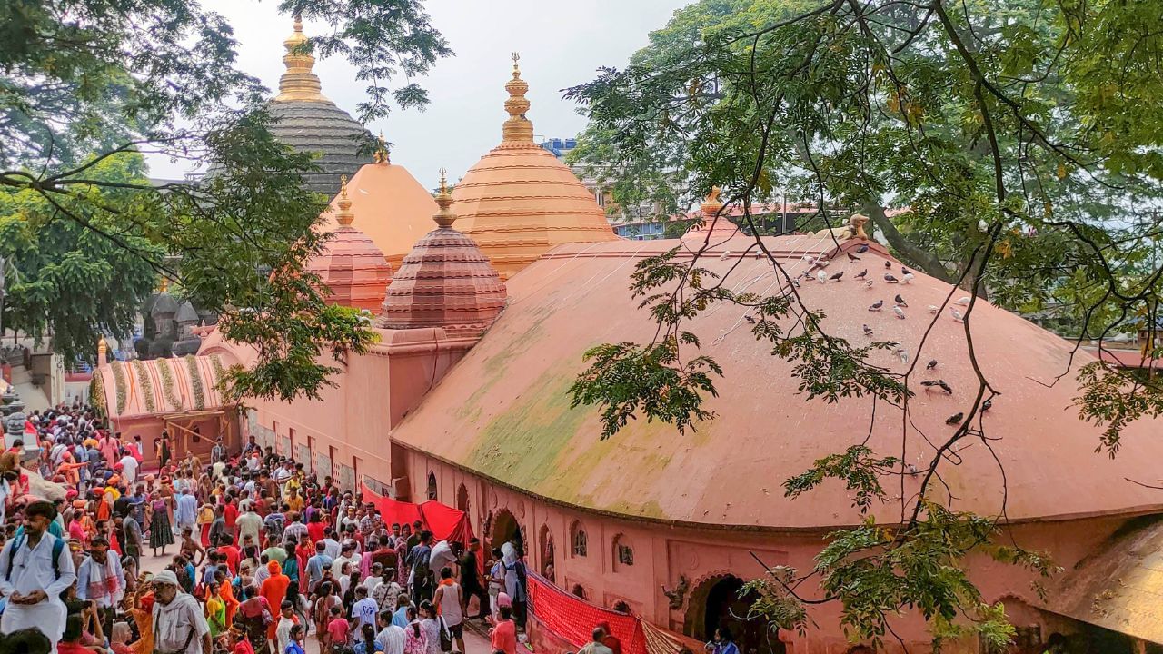 ED raid at Kamakhya Temple: শক্তিপীঠৰ ধনতো লালসা; দেৱোত্তৰ ব’ৰ্ডৰ প্ৰাক্তন বিষয়ববীয়াৰ ঘৰত ইডিৰ অভিযান ED raid at Kamakhya Temple: শক্তিপীঠৰ ধনতো লালসা; দেৱোত্তৰ ব’ৰ্ডৰ প্ৰাক্তন বিষয়ববীয়াৰ ঘৰত ইডিৰ অভিযান