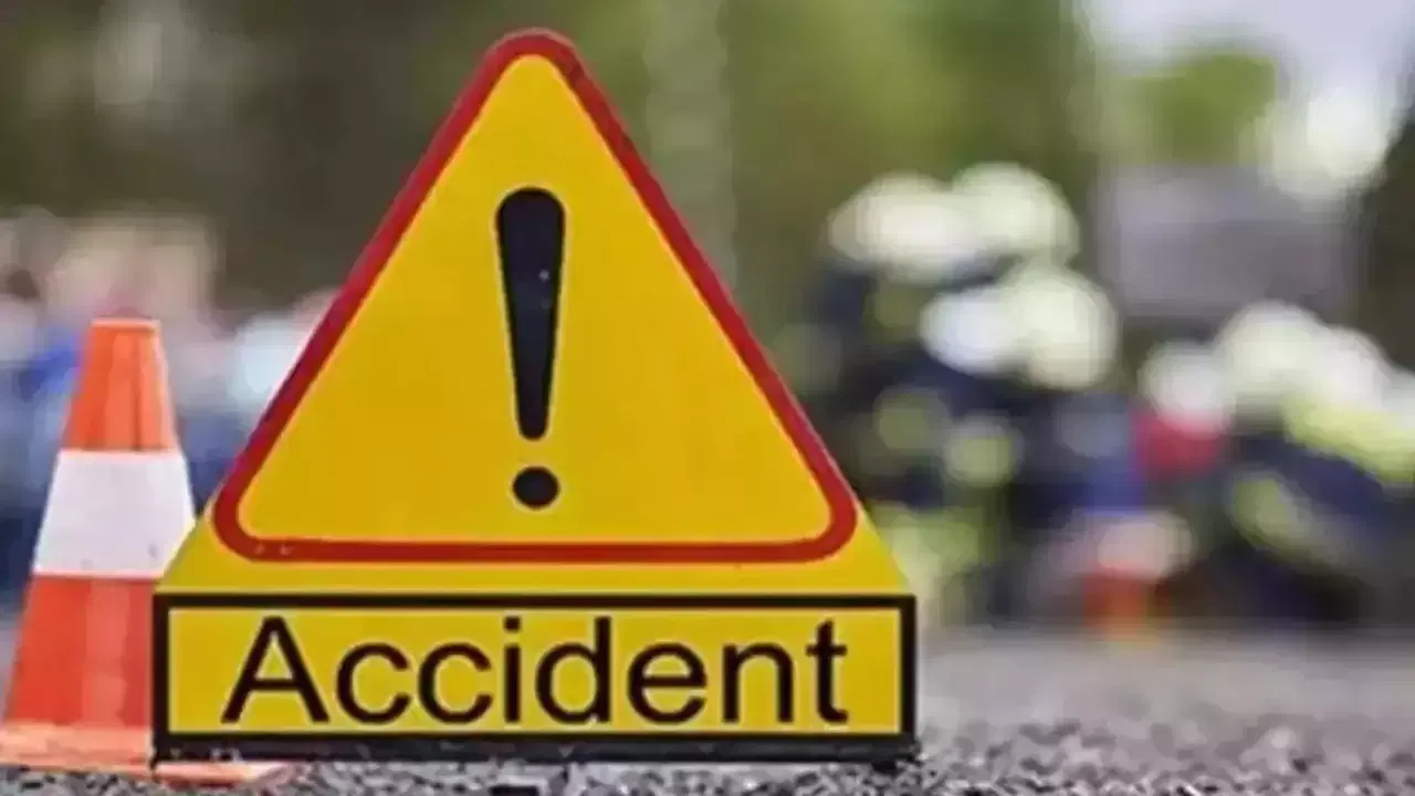 ইফালে সুৰা বিক্ৰীৰ সমান্তৰালকৈ গুৱাহাটীত হ্রাস পালে দুর্ঘটনাও। ৩১ ডিচেম্বৰৰ নিশা গুৱাহাটীত এটাও দুর্ঘটনা সংঘটিত নোহোৱাৰ দাবী মুখ্যমন্ত্ৰীৰ। এই সময়চোৱাত আৰক্ষীৰ লগতে আবকাৰী বিভাগত অধিক সজাগ হোৱাৰ নিৰ্দেশ দিছিল ড০ মুখ্যমন্ত্ৰী হিমন্ত বিশ্ব শৰ্মাই।