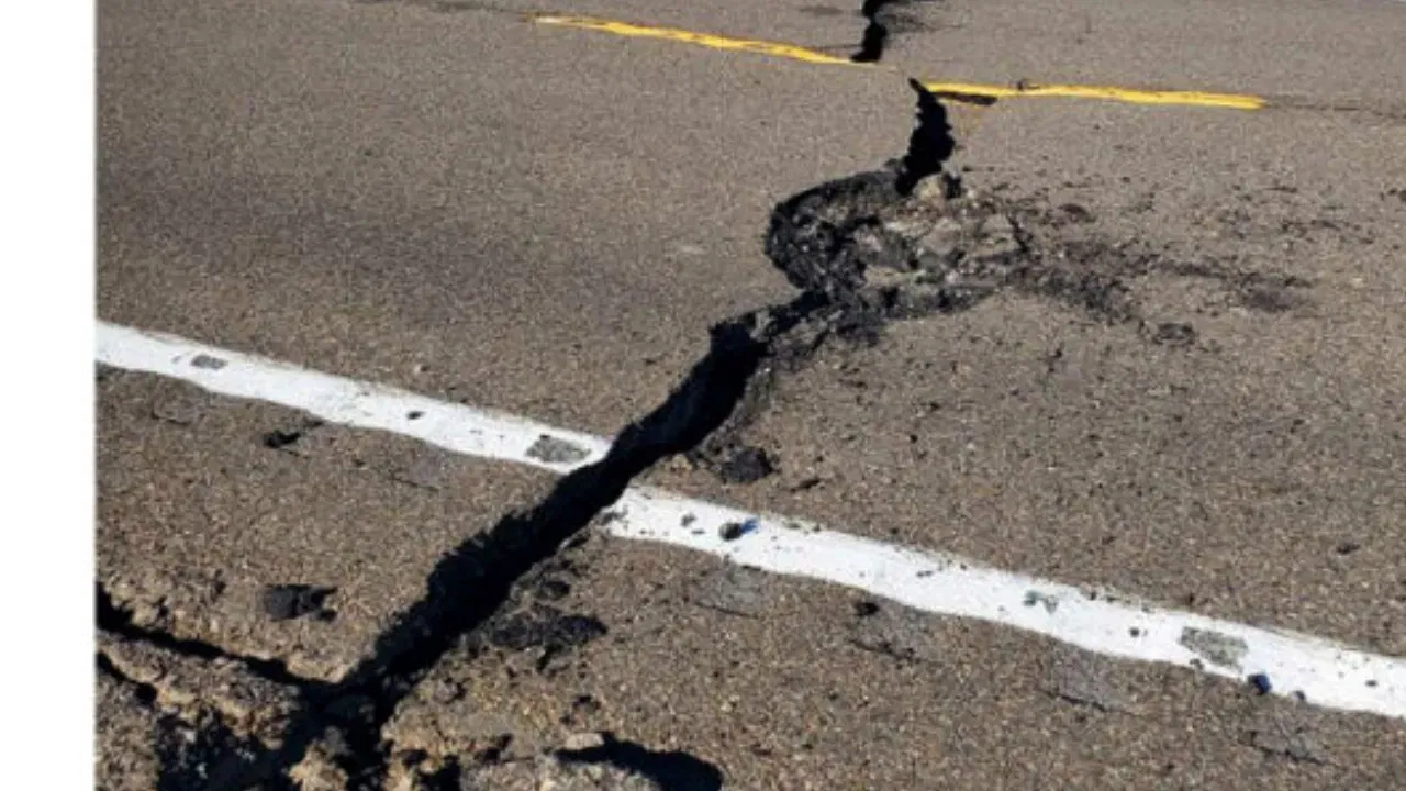 স্থানীয় খবৰ অনুসৰি, টাইনান চহৰৰ নানছি জিলাৰ এটা ঘৰৰ ধ্বংসাৱশেষৰ পৰা উদ্ধাৰ কৰা হৈছে শিশুসহ ৬ জন লোক। বিভিন্ন ঠাইত নিশাই চলোৱা হয় উদ্ধাৰ অভিযান।  উল্লেখ্য যে, যোৱা বছৰ এপ্ৰিল মাহত টাইৱানত ৭.৪ প্ৰাৱল্যৰ ভূমিকম্প আহিছিল, যাৰ ফলত কেইবাজনলোকৰ মৃত্যু হৈছিল।