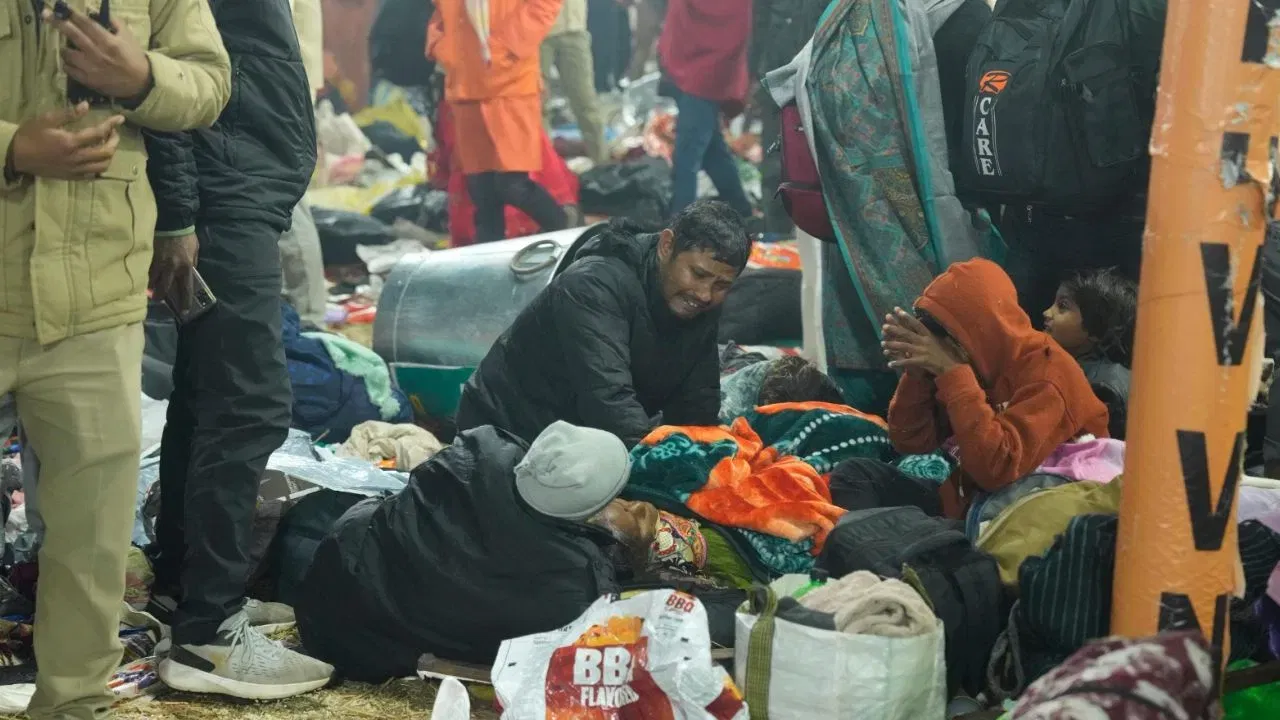 মহাকুম্ভত পদপিষ্ট হৈ ৩০ জনৰ মৃত্যু, আহত ৬০গৰাকী! আৰক্ষীয়ে ৰাজহুৱা কৰিলে সকলো তথ্য মহাকুম্ভত পদপিষ্ট হৈ ৩০ জনৰ মৃত্যু, আহত ৬০গৰাকী! আৰক্ষীয়ে ৰাজহুৱা কৰিলে সকলো তথ্য