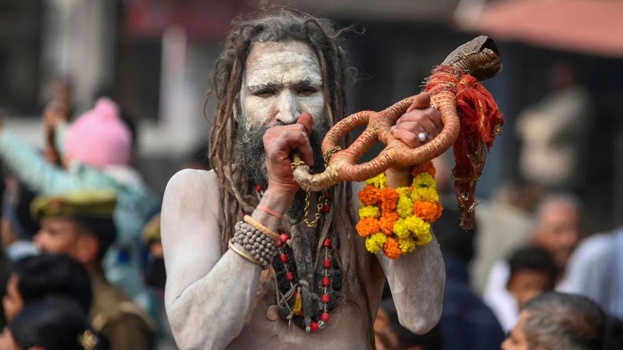 মহাকুম্ভত দেখা পোৱা নাগা সন্ন্যাসীসকল ক’ত থাকে ? জানিলে আচৰিত হ’ব মহাকুম্ভত দেখা পোৱা নাগা সন্ন্যাসীসকল ক’ত থাকে ? জানিলে আচৰিত হ’ব
