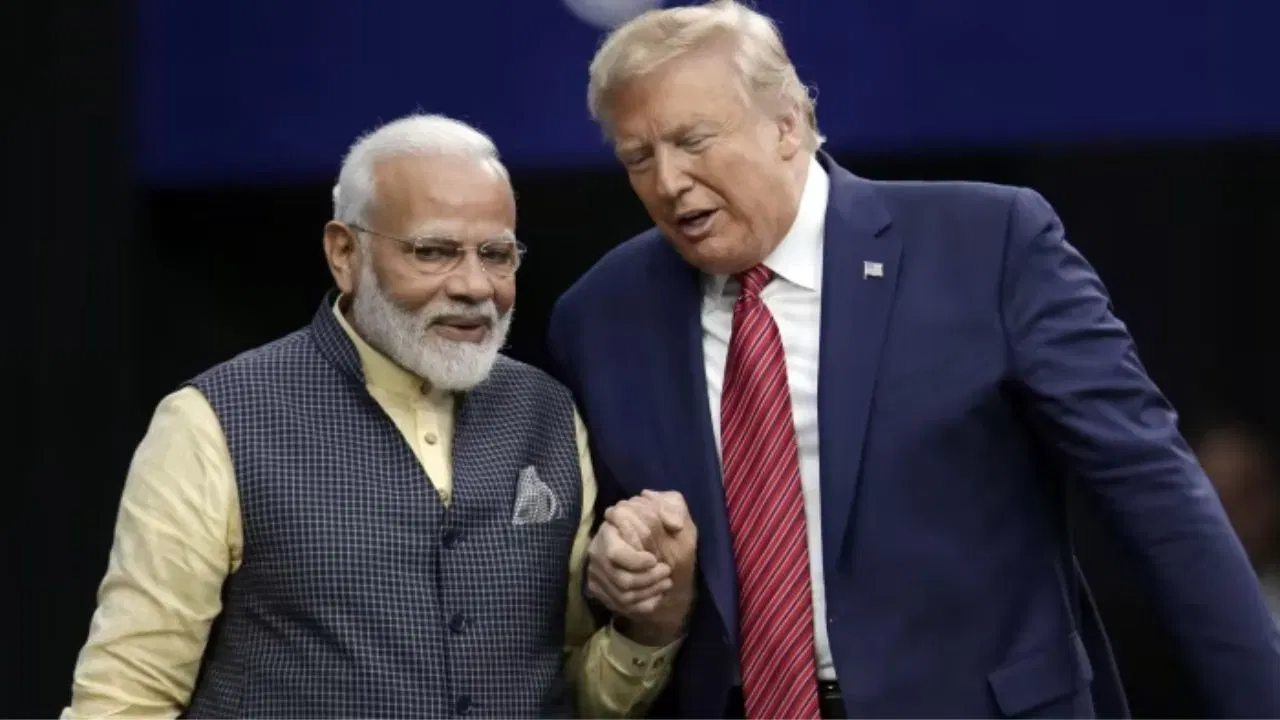 আলোচনাৰ সময়ত দুইগৰাকী নেতাই সুৰক্ষাৰ বিষটোৰ ওপৰতো গুৰুত্ব দিয়ে। বিশেষকৈ সন্ত্ৰাসবাদী আৰু পাকিস্তানৰ দৰে আঞ্চলিক ভাবুকিৰ বিৰুদ্ধে যুঁজিবলৈ গুৰুত্বপূৰ্ণ পদক্ষেপ গ্ৰহণ কৰাত গুৰুত্ব আৰোপ কৰে। আশা কৰা কৈছে, ট্ৰাম্পৰ শাসনে আগন্তুক সময়ত ভাৰতৰ বাবেও ভাল খবৰ আনিব পাৰে।