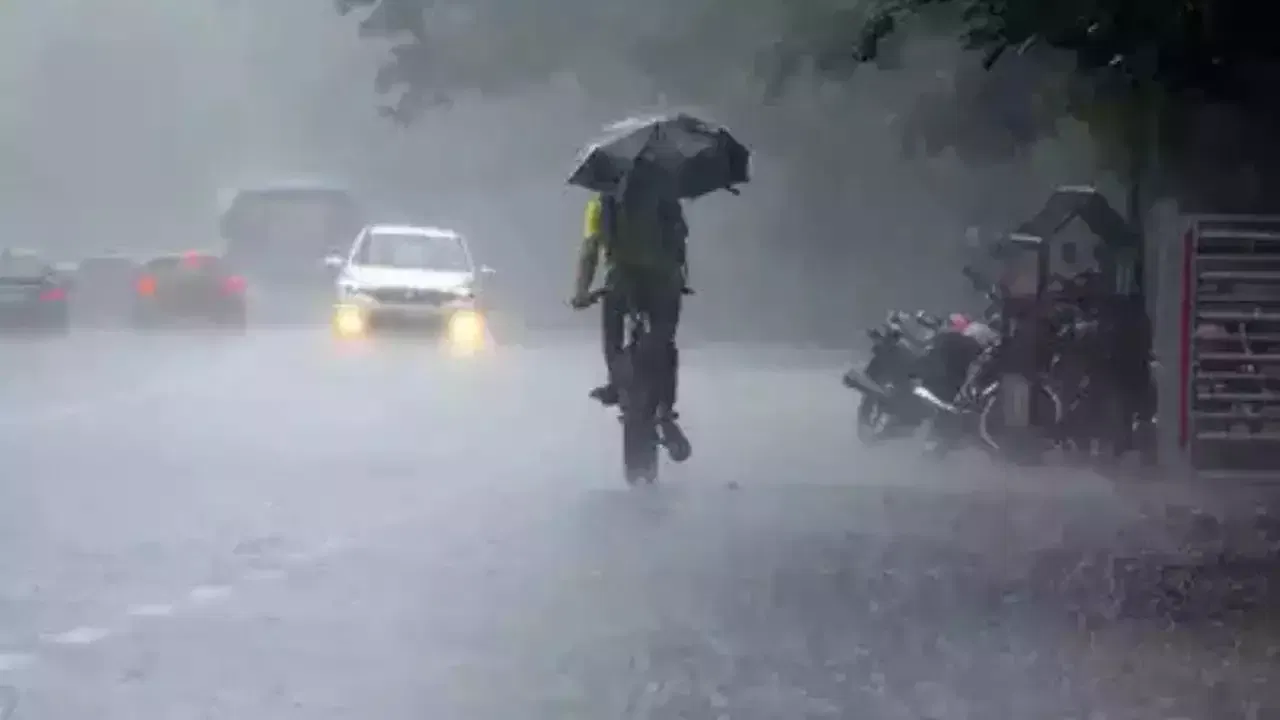 ২৪ জানুৱাৰীত ৮ খন জিলাত বৰষুণৰ হোৱাৰ সম্ভাৱনা জাৰি কৰিছে বতৰ বিজ্ঞান বিভাগে। মাজুলী, লখিমপুৰ, ধেমাজি, তিনিচুকীয়া, ডিব্ৰুগড়, চৰাইদেউ, শিৱসাগৰ আৰু যোৰহাট জিলাত কাইলৈ Yellow Alert জাৰি কৰিছে বতৰ বিজ্ঞান বিভাগে ।