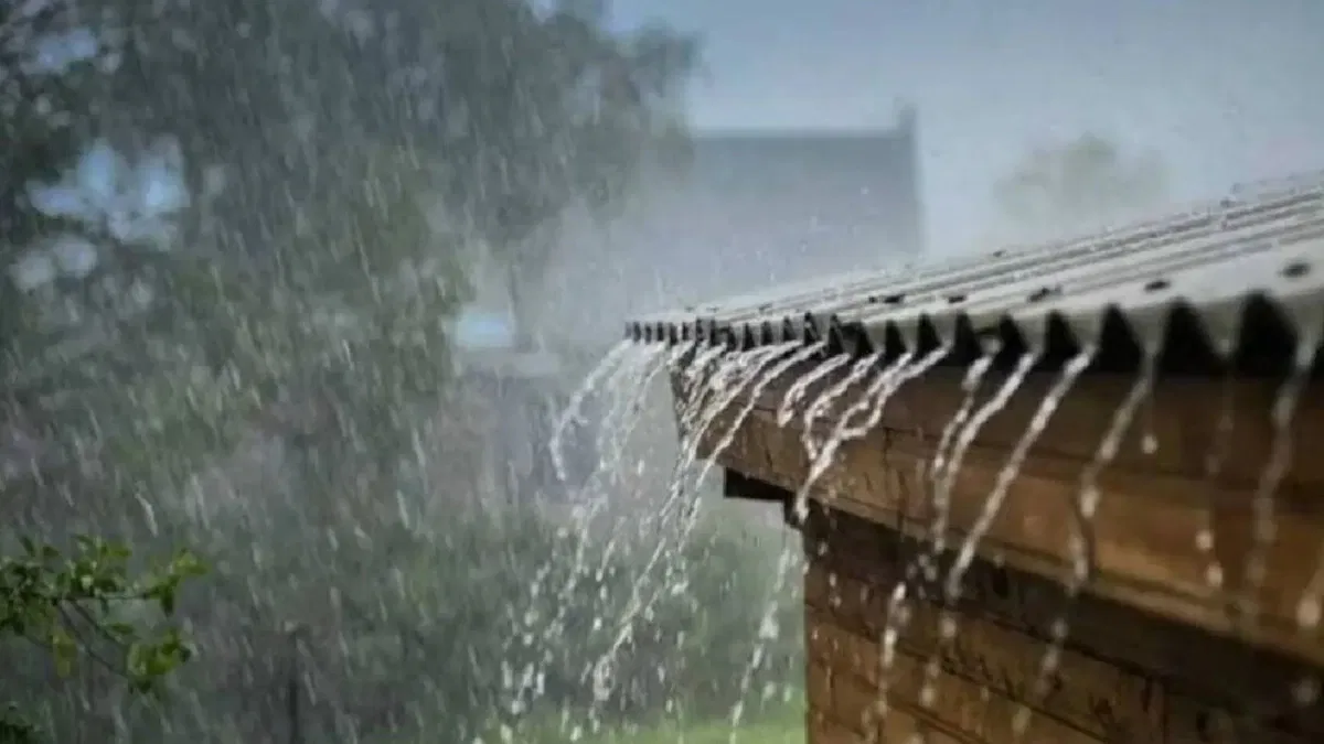 ইয়াৰ মাজতে আহিছে এটা বেয়া খৰব। বতৰ বিজ্ঞান কেন্দ্ৰই জনোৱা মতে ১৫ জানুৱাৰীলৈ ৰাজ্যত হ'ব পাৰে ধাৰাষাৰ বৰষুণ। দেশৰ কেইবাখনো ৰাজ্যত জাৰি কৰা হৈছে এলাৰ্ট।