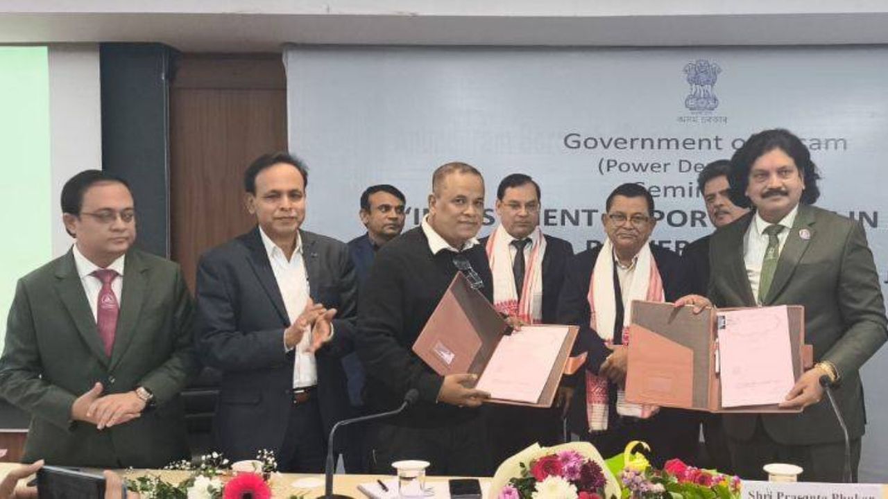অসমত ১০০০ মেগাৱাট সৌৰশক্তি উৎপাদনৰ বাবে NLC-APDCL ৰ মাজত চুক্তি স্বাক্ষৰ… অসমত ১০০০ মেগাৱাট সৌৰশক্তি উৎপাদনৰ বাবে NLC-APDCL ৰ মাজত চুক্তি স্বাক্ষৰ…