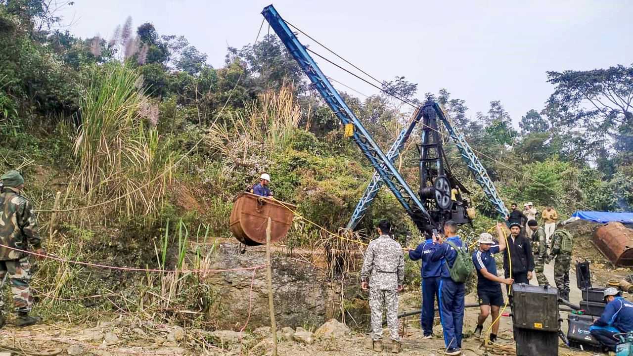 উমৰাংছুৰ কয়লাখনিত আবদ্ধ বাকী শ্ৰমিকসকলক উদ্ধাৰ কৰিব পৰা হবনে ?