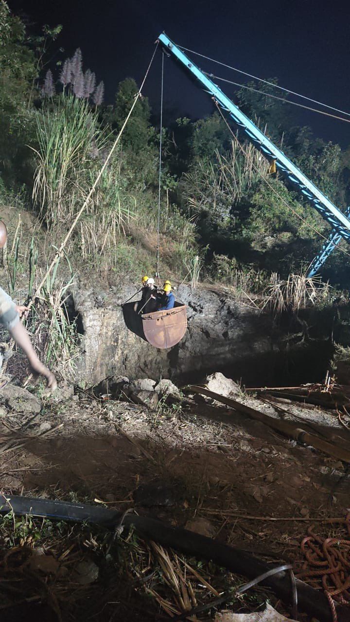 বুধবাৰে পাঁচটাকৈ মৃতদেহ উদ্ধাৰ কৰা হয় কলয়াখনিটোৰ পৰা । এন ডি আৰ এফৰ অভিযানত উদ্ধাৰ মৃতদেহ কেইটা ।