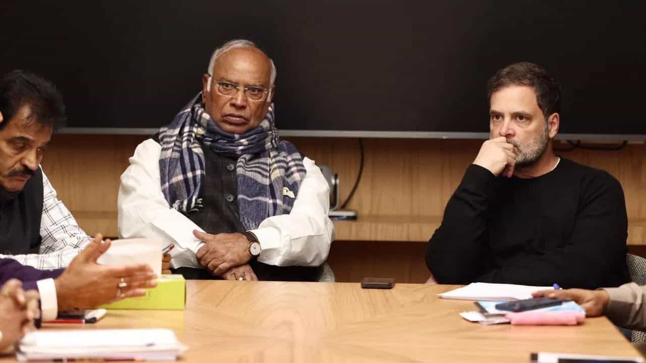 শক্তিহীন! কেৱল দিল্লীতে নহয়, দেশৰ এইসমূহ ৰাজ্যতো বিধায়ক শূন্য কংগ্ৰেছ