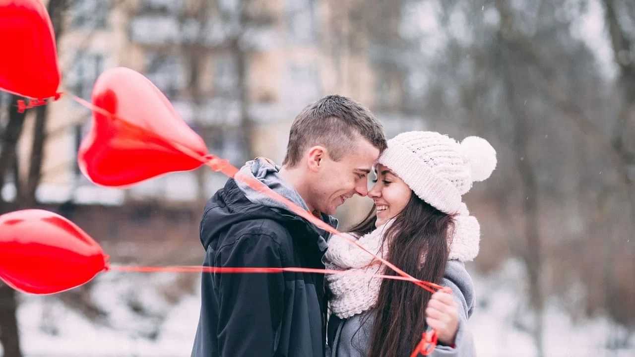 Propose Day 2025: আজি প্ৰপ’জ ডে’: প্ৰিয়জনলৈ প্ৰেৰণ কৰক এনে ৰোমাণ্টিক বাৰ্তা, সম্পৰ্ক কৰি তোলক মধুময়