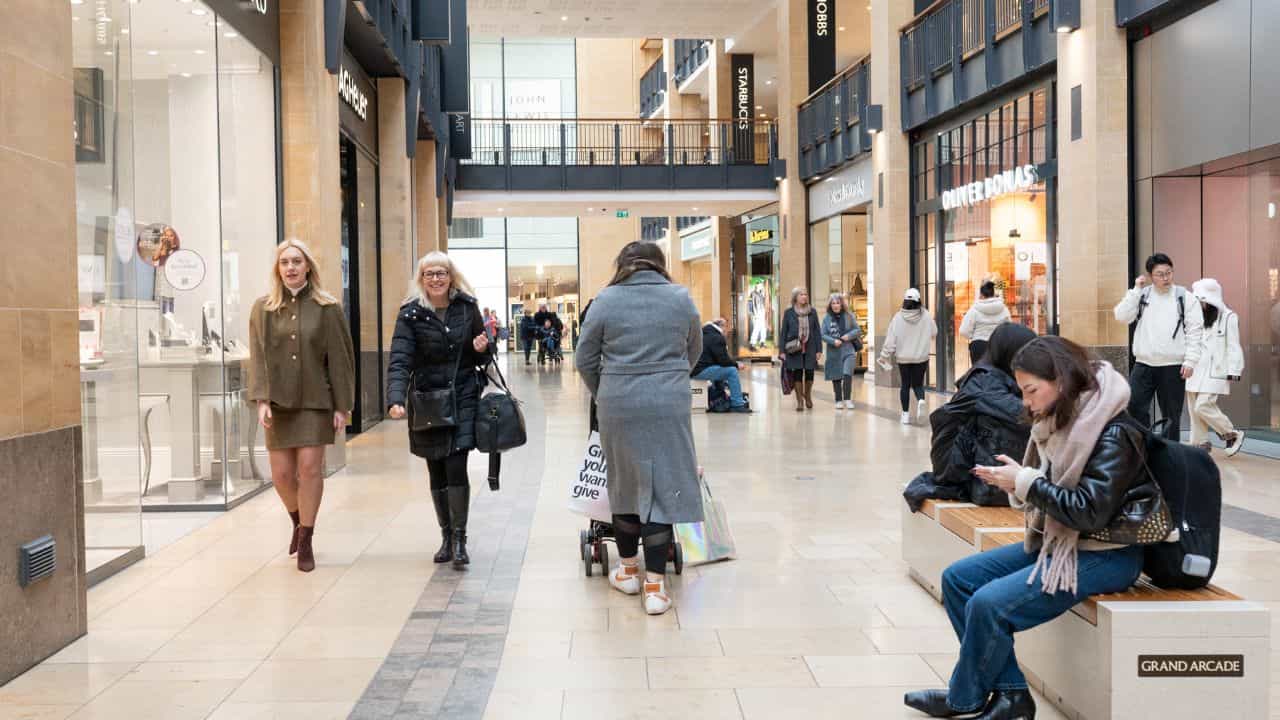 বিশ্বৰ ১০ খন শক্তিশালী দেশৰ জিডিপি কিমান ?