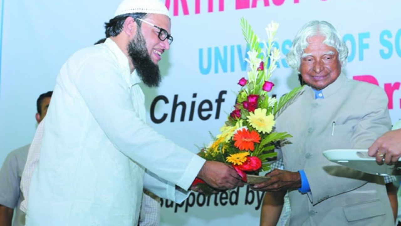 এতিয়া মহবুবুৰ হকক আটক কৰাৰ পিছত চৌদিশে চৰ্চা চলিছে USTMৰ। কিন্তু কি অভিযোগত আৰক্ষী আৰু STFৰ দলে আটক কৰিছে সেই কথা এতিয়াও স্পষ্ট কৰা নাই।