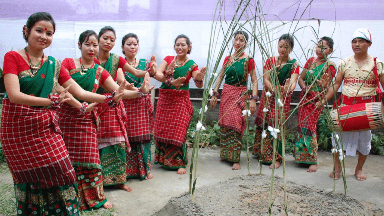 আলি আঃয়ে লৃগাঙৰ শুভেচ্ছাঃ মুখ্যমন্ত্ৰীৰ পৰা নেত-মন্ত্ৰীলৈ সকলোৱে এনেদৰে প্ৰেৰণ কৰিলে শুভকামনা..