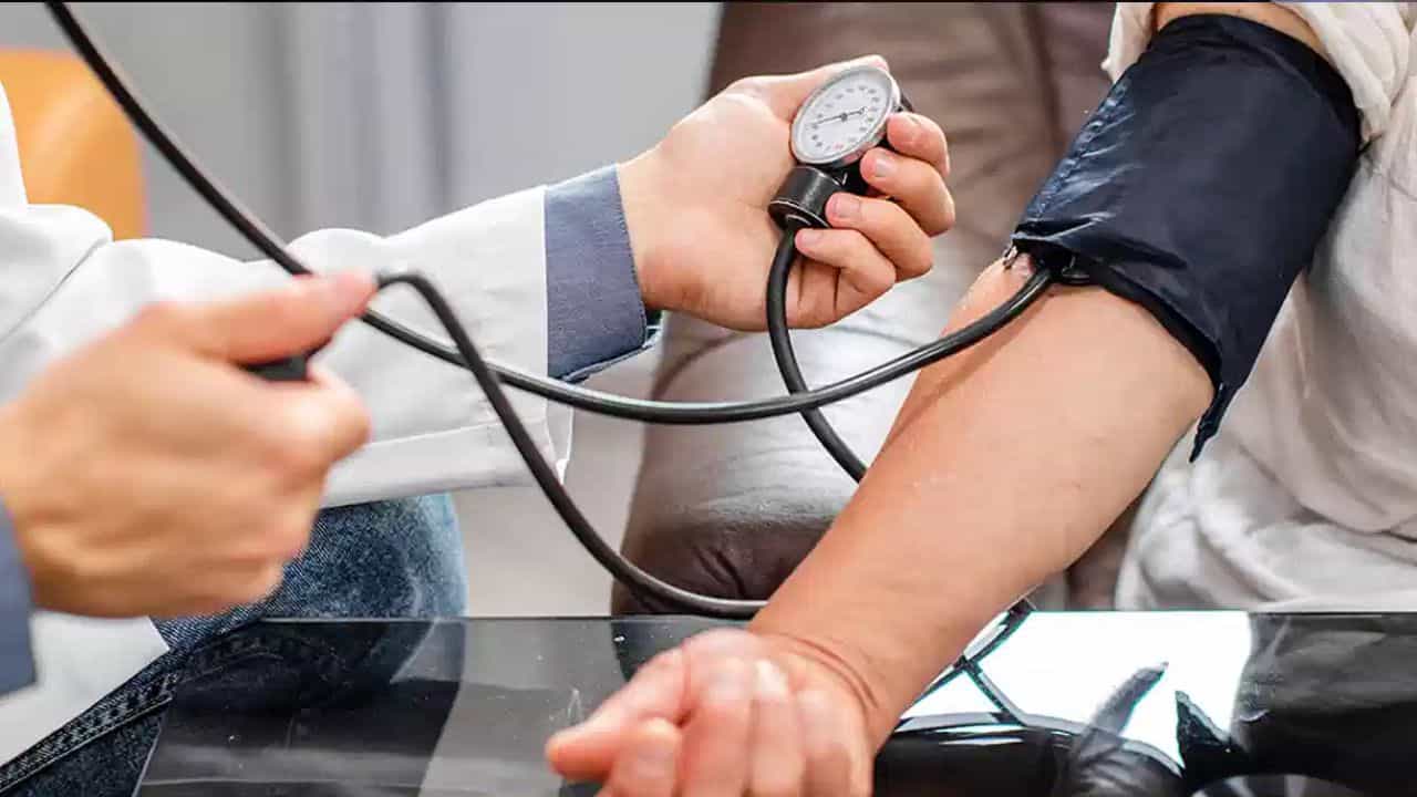 ঘৰুৱাভাৱে কৰক উচ্চ ৰক্তচাপৰ প্ৰতিকাৰঃ এনে প্ৰাকৃতিক বিধানে দিব সুফল…. ঘৰুৱাভাৱে কৰক উচ্চ ৰক্তচাপৰ প্ৰতিকাৰঃ এনে প্ৰাকৃতিক বিধানে দিব সুফল….