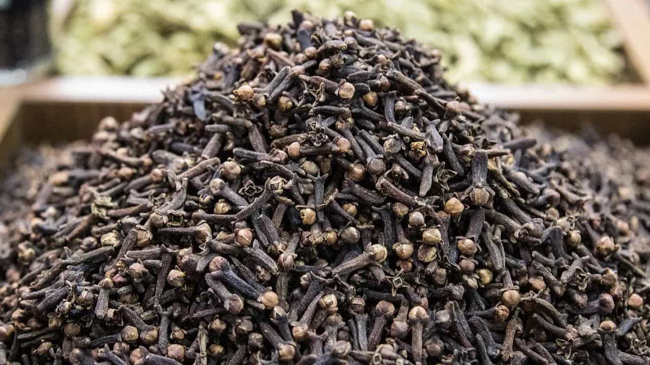 লঙৰ পানী চুলিৰ বাবে অতি উপকাৰী, কেনেদৰে ব্যৱহাৰ কৰিব ? জানক