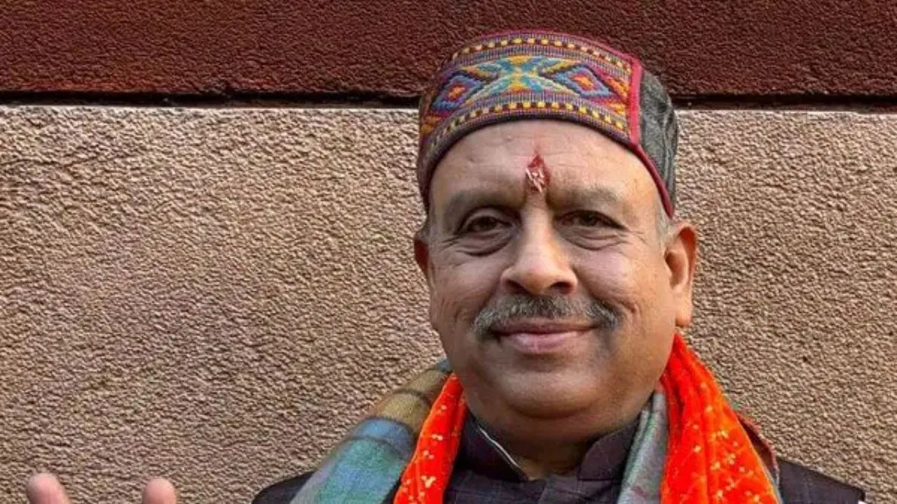 বিজেন্দ্ৰ গুপ্তা - তেওঁ হৈছে দিল্লীৰ ৰোহিনী বিধানসভা সমষ্টিৰ বিজেপিৰ প্ৰাৰ্থী। শক্তিশালীভাৱে থিয় দিয়া কেইজনমান বিজেপি নেতাৰ ভিতৰত বিজেন্দ্ৰ গুপ্তা অন্যতম।