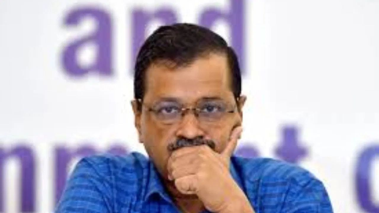 দিল্লীত বিধানসভা নিৰ্বাচনত প্ৰতিদ্বন্দ্বিতা কৰাৰ সময়ত বিজেপিৰ নাছিল কোনো মুখ্যমন্ত্ৰী পদৰ প্ৰাৰ্থী। এইলৈ প্ৰচাৰৰ সময়ত প্ৰায়ে বিজেপিক আক্ৰমণ কৰি আহিছিল আপে । অৱশ্যে দিল্লীৰ মুখ্যমন্ত্রী পদৰ দৌৰত নামিছে বিজেপিৰ কেইবাজনো নেতা ৷ তেওঁলোক কোন ? ৰাজনীতিৰ সমীকৰণ কি ? জানক