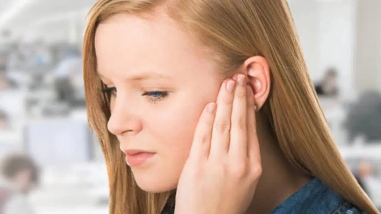 Ears health problem: কিছুমান ভুল অভ্যাসৰ ফলত হেৰুৱাব পাৰে শ্ৰৱণ শক্তি! জানক বিশেষজ্ঞসকল পৰা সবিশেষ Ears health problem: কিছুমান ভুল অভ্যাসৰ ফলত হেৰুৱাব পাৰে শ্ৰৱণ শক্তি! জানক বিশেষজ্ঞসকল পৰা সবিশেষ