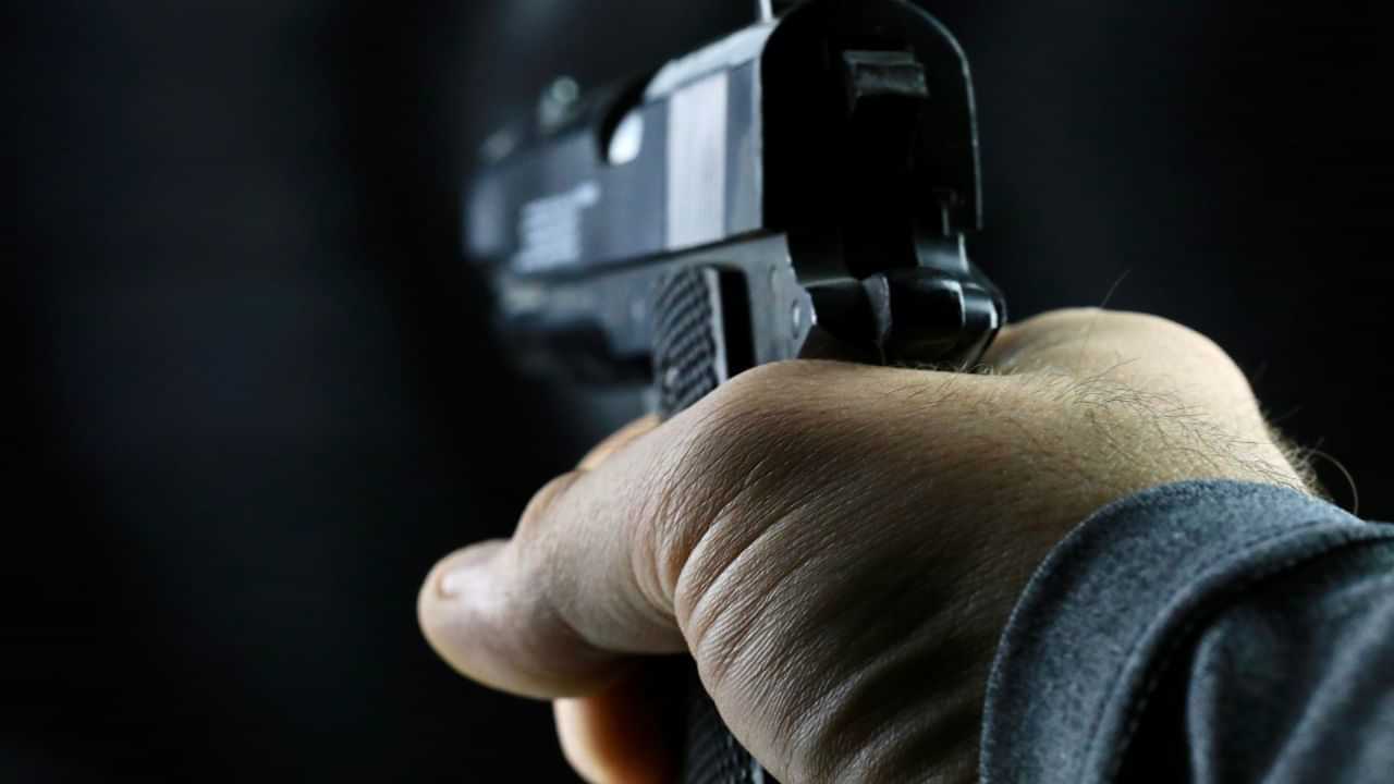 Police firing: নিশা চুৰিৰ অভিযুক্তক লৈ অভিযানত গৈছিল আৰক্ষী; পলায়নৰ চেষ্টা কৰোঁতেই চলিল গুলী Police firing: নিশা চুৰিৰ অভিযুক্তক লৈ অভিযানত গৈছিল আৰক্ষী; পলায়নৰ চেষ্টা কৰোঁতেই চলিল গুলী