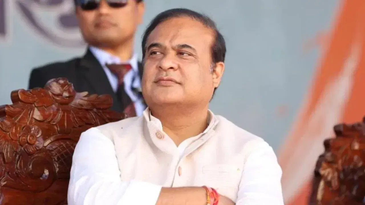 অৱশ্যে ইয়াৰ বাবে নিৰ্ধাৰিত যোগ্যতা অৰ্জন কৰিব লাগিব শিক্ষাৰ্থীসকলে। অহা শিক্ষাবৰ্ষৰ পৰা নিয়মীয়া পাঠ্যক্ৰমত নামভৰ্তি কৰা ছাত্ৰ-ছাত্ৰীকহে এই আঁচনিৰ বাবে যোগ্য বুলি গণ্য কৰা হ’ব।