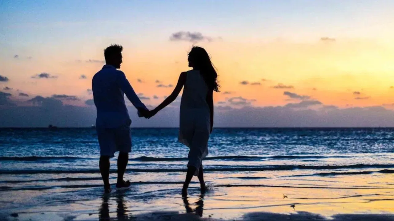 Crush ৰ সৈতে ফুৰিবলৈ গ’লে মনত ৰাখিব ৫ টা কথা, নহ’লে আপোনাক দেখিলেই পলাব! Crush ৰ সৈতে ফুৰিবলৈ গ’লে মনত ৰাখিব ৫ টা কথা, নহ’লে আপোনাক দেখিলেই পলাব!