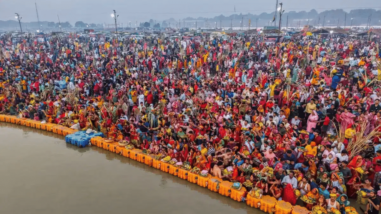 Mahakumbh last snan: মহাশিৱৰাত্ৰিত মহাকুম্ভৰ শেষৰ পবিত্ৰ স্নান, প্ৰায় ৬০ কোটি ভক্তৰ সমাগম ঘটিত সংগমত…