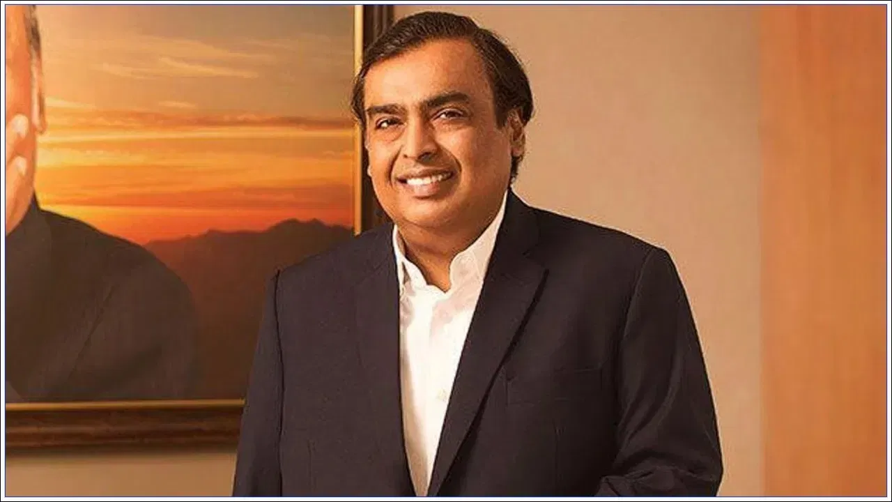 ইয়াৰোপৰি ৰিলায়েন্স গ্ৰুপৰ অধ্যক্ষ মুকেশ আম্বানীয়েও ডাঙৰ ঘোষণা কৰে। আম্বানীয়ে কয় যে, অহা ৫ বছৰত মূল ক্ষেত্ৰত ৫০,০০০ কোটি টকা বিনিয়োগ কৰিব ৰিলায়েন্স গ্ৰুপে। ৰিলায়েন্সে অসমত ২টা বায়’ গেছ ইউনিট, কৃষি উৎপাদন বৃদ্ধি কৰিবলৈ মেগা ফুড পাৰ্ক, ডাবল ৰিলায়েন্স খুচুৰা উপস্থিতি,৭ ষ্টাৰ ওবেৰয় হোটেল স্থাপন কৰিব। যাৰ বাবে অসমত ১০,০০০ কৰ্মসংস্থাপনৰ হ'ব।
