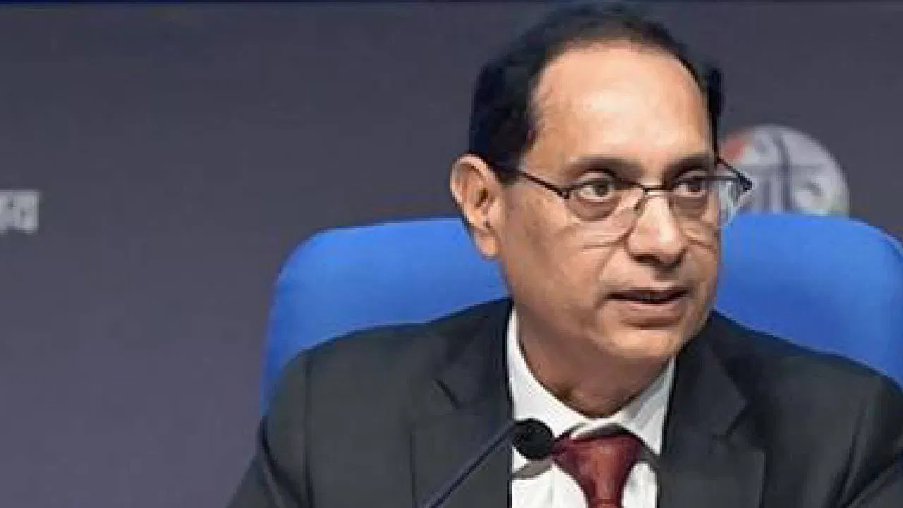 SEBIৰ নতুন মুৰব্বী হ’ব তুহিন পাণ্ডে, কিমান দৰমহা লাভ কৰিব জানেনে? SEBIৰ নতুন মুৰব্বী হ’ব তুহিন পাণ্ডে, কিমান দৰমহা লাভ কৰিব জানেনে?