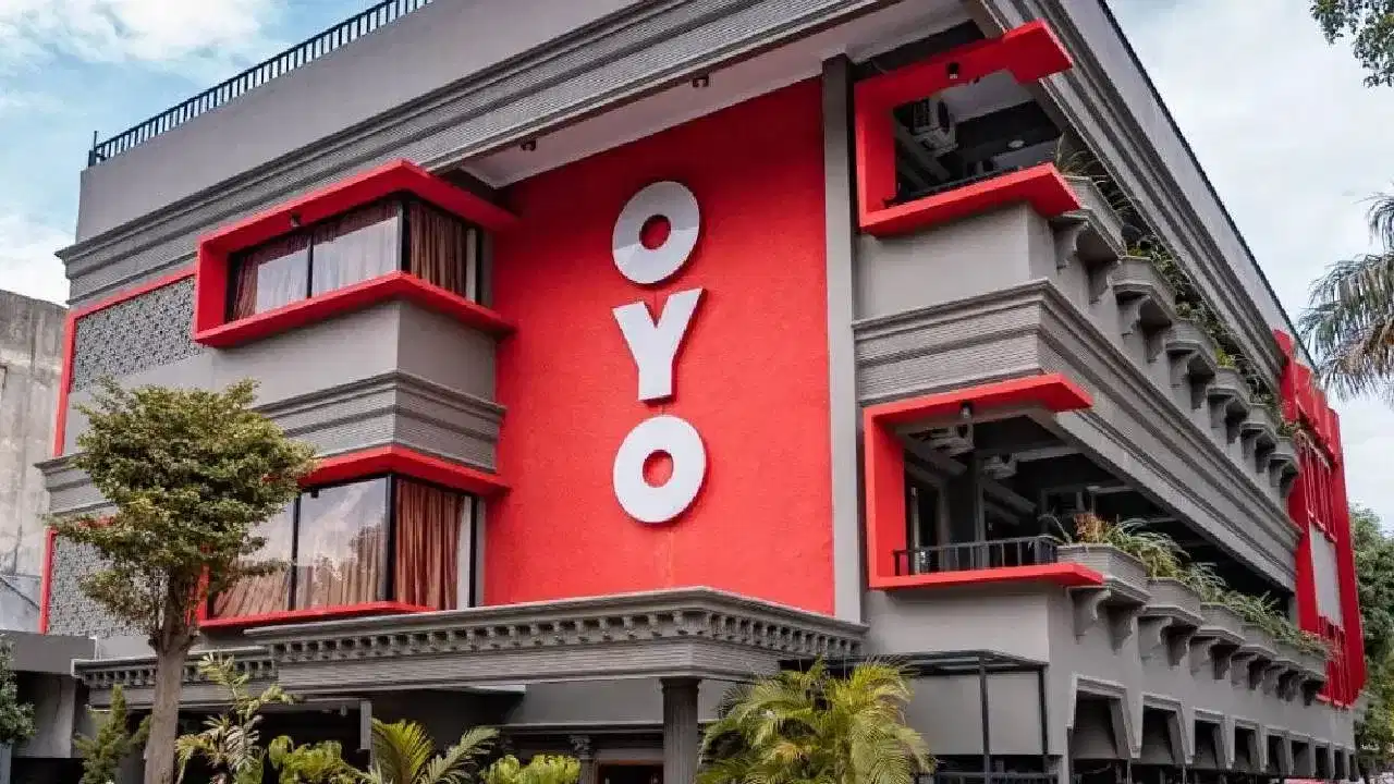 OYO লৈ যোৱা বন্ধ কৰিছে সকলোৱে! #BycottOYO ই কৰিলে ট্ৰেণ্ড, কিন্তু কিয়?