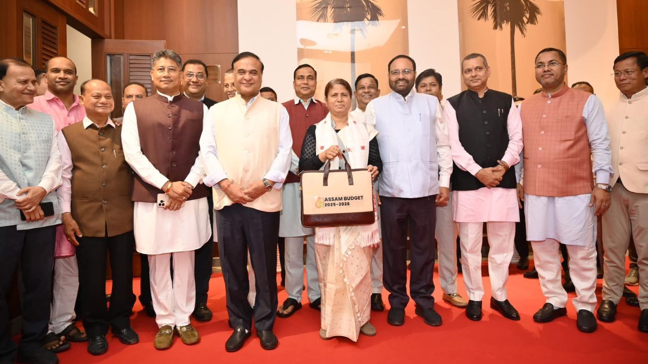 এই পৰিকল্পনাৰ অংশ হিচাপে সৃষ্টিশীল, বিজ্ঞানসন্মত আৰু শৈক্ষিক বিষয়ক লিখনিত বৰঙণি আগবঢ়োৱা লেখকসকলক গুৰুত্ব প্রদান কৰি ৰাজ্যৰ ১০০০ যুৱ লেখকলৈ ২৫,০০০ টকাকৈ বিত্তীয় সমর্থন আগবঢ়াব অসম চৰকাৰে।