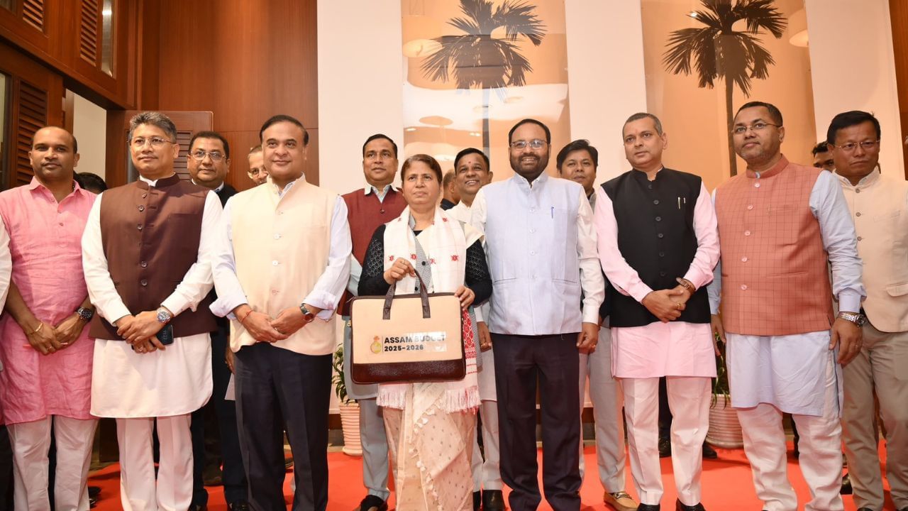 Assam budget 2025-26: প্ৰতি ইউনিট বিদ্যুতত ১ টকা ৰেহায়, সুলভ মূল্যত দাইল-চেনি আৰু কি কি আছে? Assam budget 2025-26: প্ৰতি ইউনিট বিদ্যুতত ১ টকা ৰেহায়, সুলভ মূল্যত দাইল-চেনি আৰু কি কি আছে?