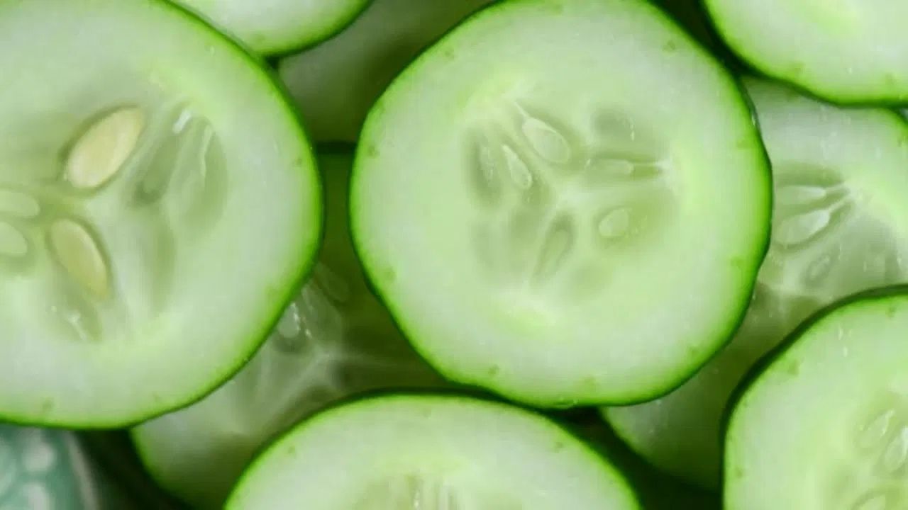 Cucumber Benefits : উচ্চ ৰক্তচাপ নিয়ন্ত্ৰণ কৰে, তিয়ঁহৰ স্বাস্থ্যৰ উপকাৰিতা কি ? জানক