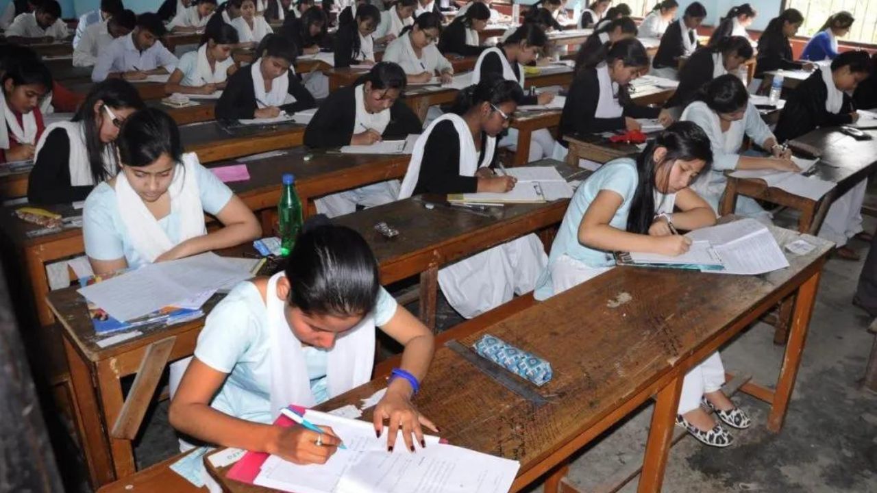 অনিবাৰ্য কাৰণত স্থগিত ৰখা হৈছে বুলি জানিব দিয়ে অসম বিদ্যালয় শিক্ষা ব’ৰ্ডে। ২১ ফেব্ৰুৱাৰীত হোৱা কথা আছিল গণিত বিষয়ৰ পৰীক্ষা।