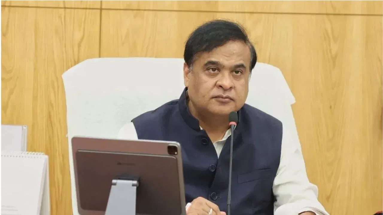 মুখ্যমন্ত্ৰীয়ে লগতে কয়, "মই তাৰিখ দিব বিচৰা নাই। জুলাই নহয়, আগষ্টতো হ'ব পাৰে। কিন্তু সম্পূৰ্ণ প্ৰক্ৰিয়াটো আমাৰ কাৰ্যকালতে সম্পন্ন হ’ব।"