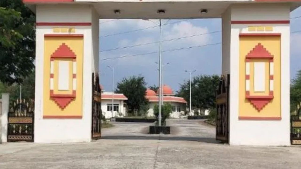 ইণ্ডিয়া নহয়, এতিয়াৰ পৰা ব্যৱহাৰ হ’ব ভাৰত শব্দ! এইখন বিশ্ববিদ্যালয়ে ল’লে সিদ্ধান্ত ইণ্ডিয়া নহয়, এতিয়াৰ পৰা ব্যৱহাৰ হ’ব ভাৰত শব্দ! এইখন বিশ্ববিদ্যালয়ে ল’লে সিদ্ধান্ত