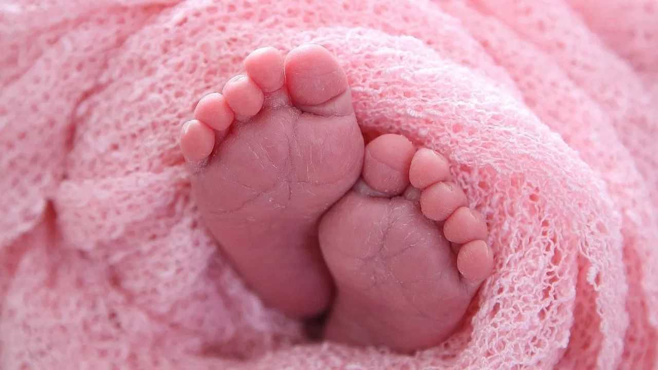 তৃতীয়টো সন্তান জন্ম দিলে লাভ কৰিব ৫০ হাজাৰ টকা, ল’ৰা হ’লে পাব এটা গৰু উপহাৰ...
