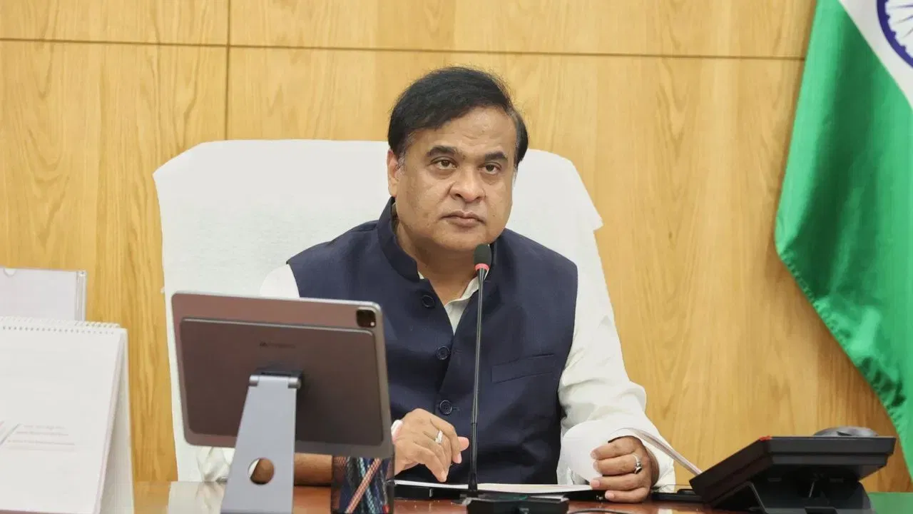 উল্লেখ্য যে, ২০২৪ চনৰ ছেপ্টেম্বৰ- অক্টোবৰ মাহত অনুষ্ঠিত হৈছিল ADRE ৰ তৃতীয় আৰু চতুৰ্থ বৰ্গৰ পৰীক্ষা। এইবাৰ তৃতীয়-চতুর্থ বৰ্গৰ মুঠ পদৰ সংখ্যা আছিল ১২,৬০০ টা। ইয়াৰ বিপৰীতে ৩২ লাখৰো অধিক পৰীক্ষাৰ্থী অৱতীৰ্ণ হৈছিল পৰীক্ষাত।
