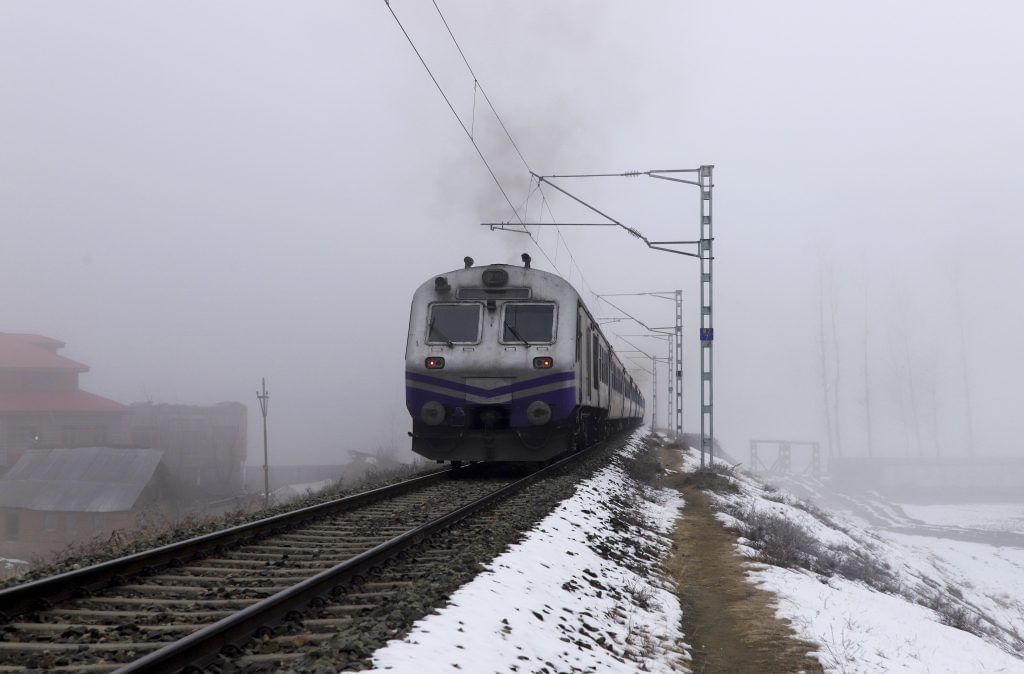 Weather: Winter Fog In Srinagar