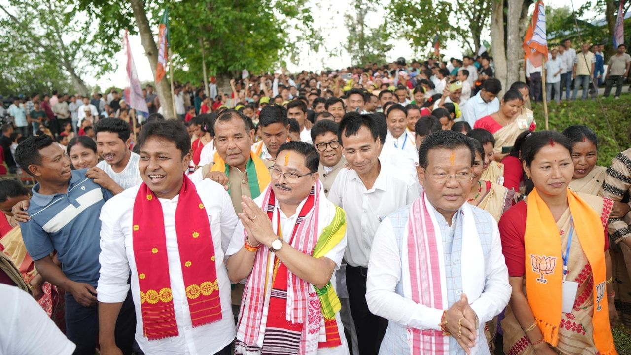 ইস্তাহাৰত গ্ৰাম্য উন্নয়নৰ বাবে বিজেপিৰ দৃষ্টিভংগীৰ ৰূপৰেখা দাঙি ধৰা হ’ব বুলি দলীয় সূত্ৰই প্ৰকাশ কৰিছে । ইস্তাহাৰ উন্মোচনৰ উপলক্ষে কৃষিৰ পৰা আৰম্ভ কৰি উদ্যোগীকৰণলৈকে ব্যতিক্ৰমী কামৰ বাবে ১৩ জন বিশেষ ব্যক্তিক সন্মানিত কৰা হ’ব।