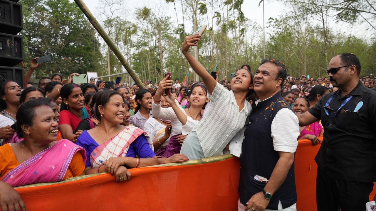 মুখ্যমন্ত্রী ড০ হিমন্ত বিশ্ব শর্মা, ৰাজ্যিক বিজেপিৰ সভাপতি দিলীপ শইকীয়া, কেন্দ্রীয় মন্ত্রী সর্বানন্দ সোণোৱাল আৰু পবিত্র মাৰ্ঘেৰিটাৰ লগতে দলৰ মন্ত্রী, বিধায়ক আৰু গুৰুত্বপূর্ণ কার্যকর্তাসকলে সমগ্ৰ অসমতে প্রচাৰ অব্যাহত ৰাখিছে ।