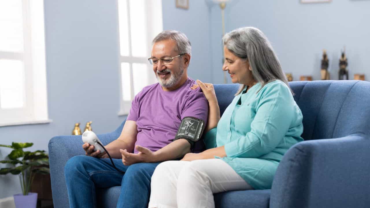 উচ্চ ৰক্তচাপে শৰীৰৰ কোনবোৰ অংগক প্ৰভাৱিত কৰে ? ইয়াৰ প্ৰকৃত লক্ষণবোৰ জানক...