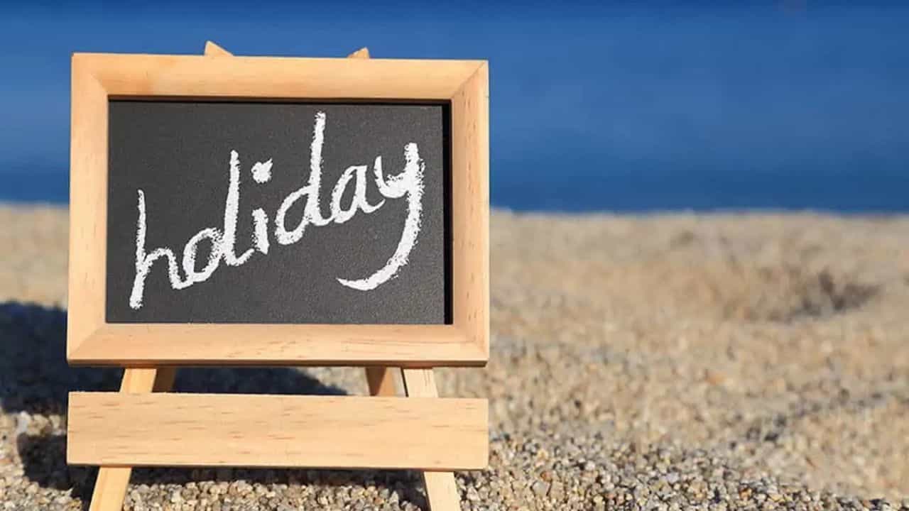 বন্ধ থাকিব বেংক, সকলো চৰকাৰী-বেচৰকাৰী কাৰ্যালয় ! মে মাহৰ এই দুটা দিনত চৰকাৰী বন্ধ ঘোষণা ৰাজ্য চৰকাৰৰ