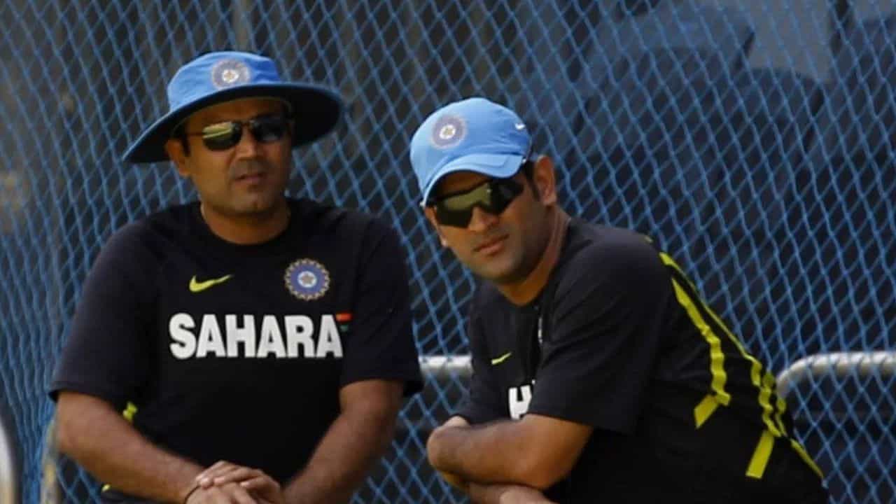 দুই-এখন মেচত নিষিদ্ধ হ’ব লাগে ধোনী! কি কাৰণত এইদৰে ক’লে একালৰ সতীৰ্থ সেহৱাগে... দুই-এখন মেচত নিষিদ্ধ হ’ব লাগে ধোনী! কি কাৰণত এইদৰে ক’লে একালৰ সতীৰ্থ সেহৱাগে...