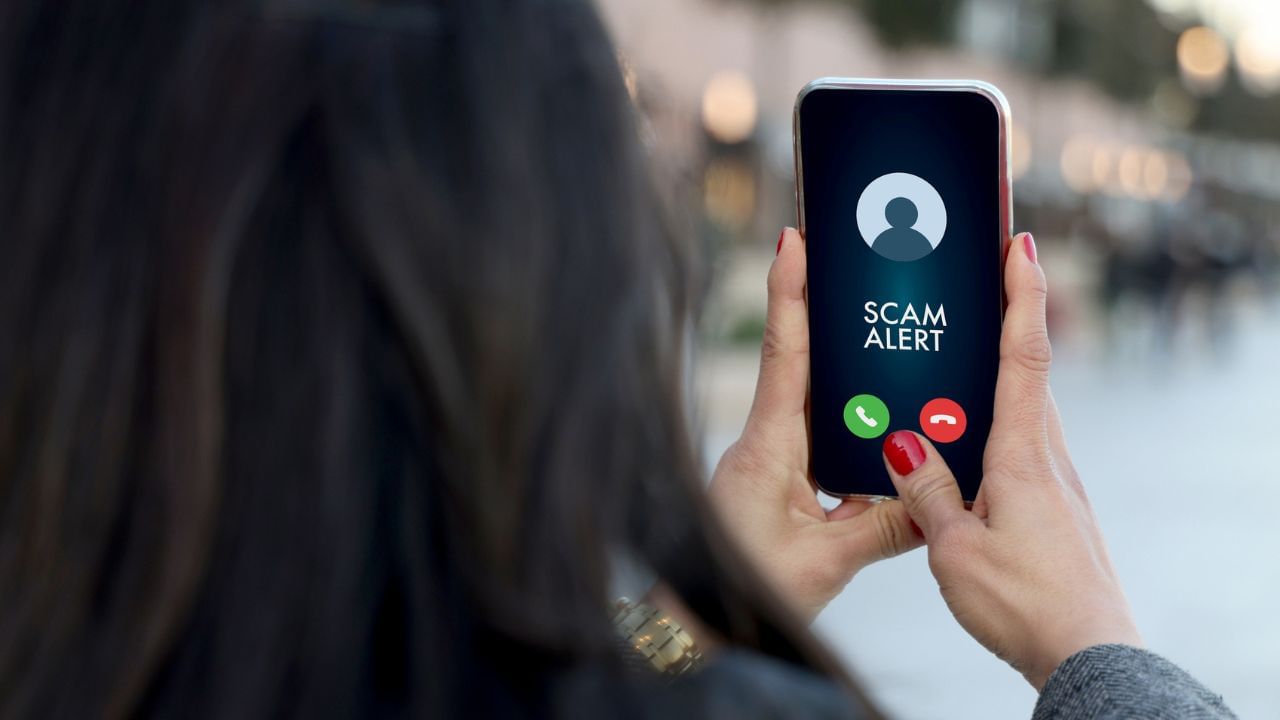 Jio ব্যৱহাৰকাৰীসকলে প্ৰথমে নিজৰ ফোনত MyJio এপটো খুলিব লাগব। ইয়াৰ পিছত Menu লৈ গৈ Settings অপচনত ক্লিক কৰক। এতিয়া Service Settings লৈ গৈ Do Not Disturb ত ক্লিক কৰক। এতিয়া আপোনাৰ ইচ্ছামতে DND অন কৰিব পাৰিব।